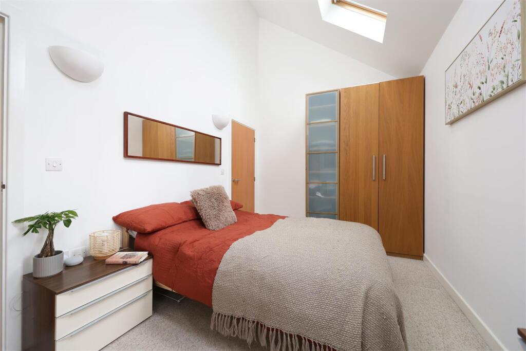 16 Wellesley Mews 13.JPG