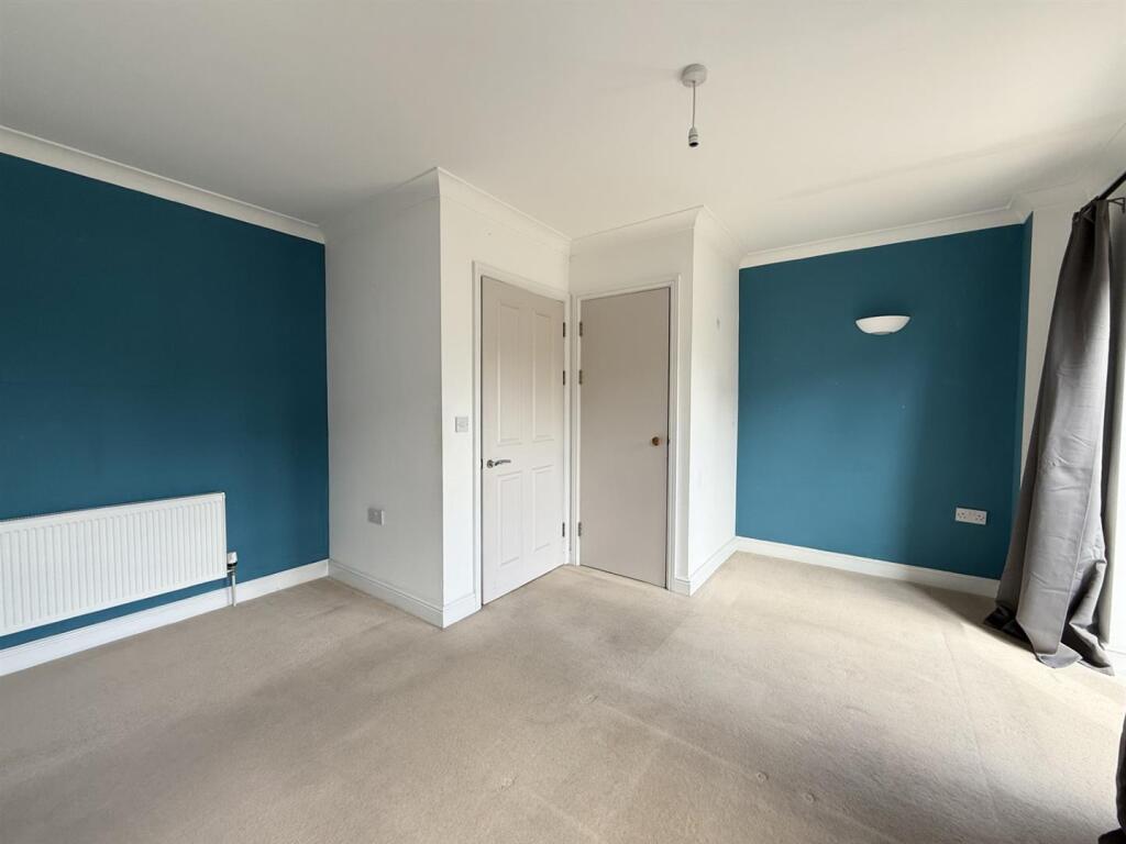 Living Room 2.jpg