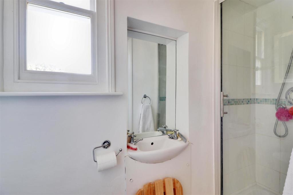 First Floor Shower Room.jpg