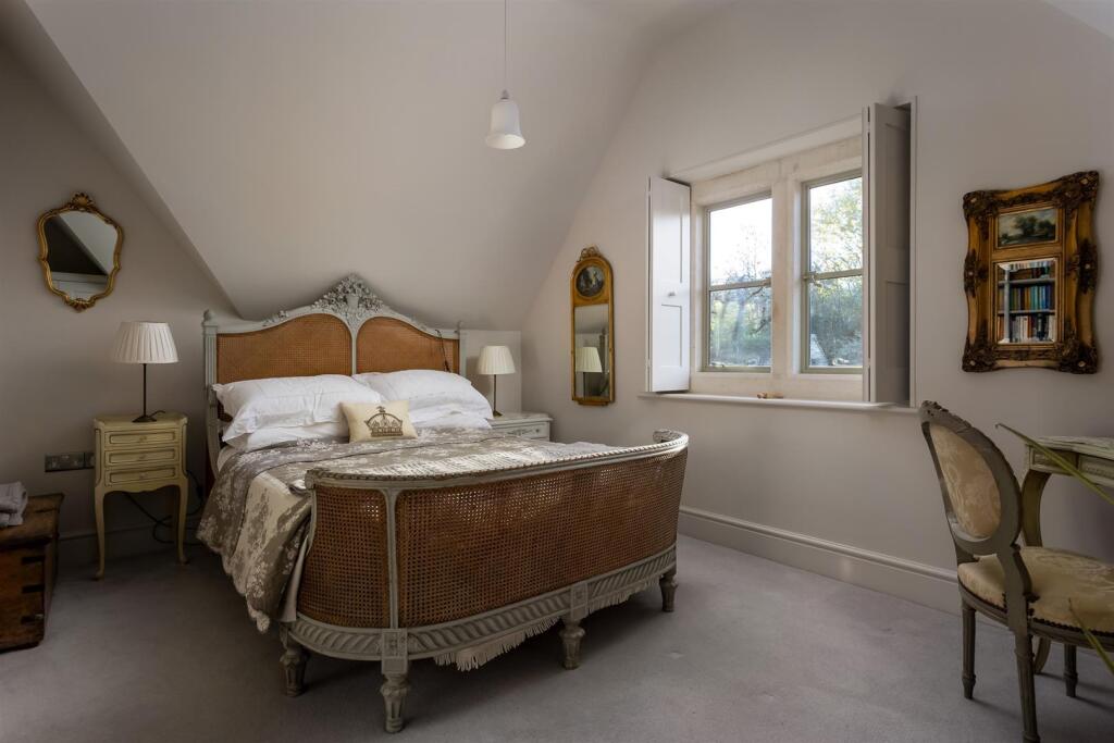 65 - Dovecote Cottage - GL7 5NG - Web.jpg