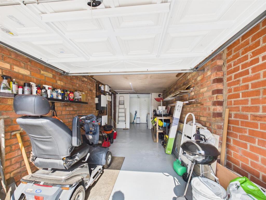 Garage: