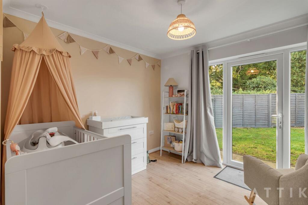 36 Lansbury Rd, Halesworth IP19 8SA (4).jpg