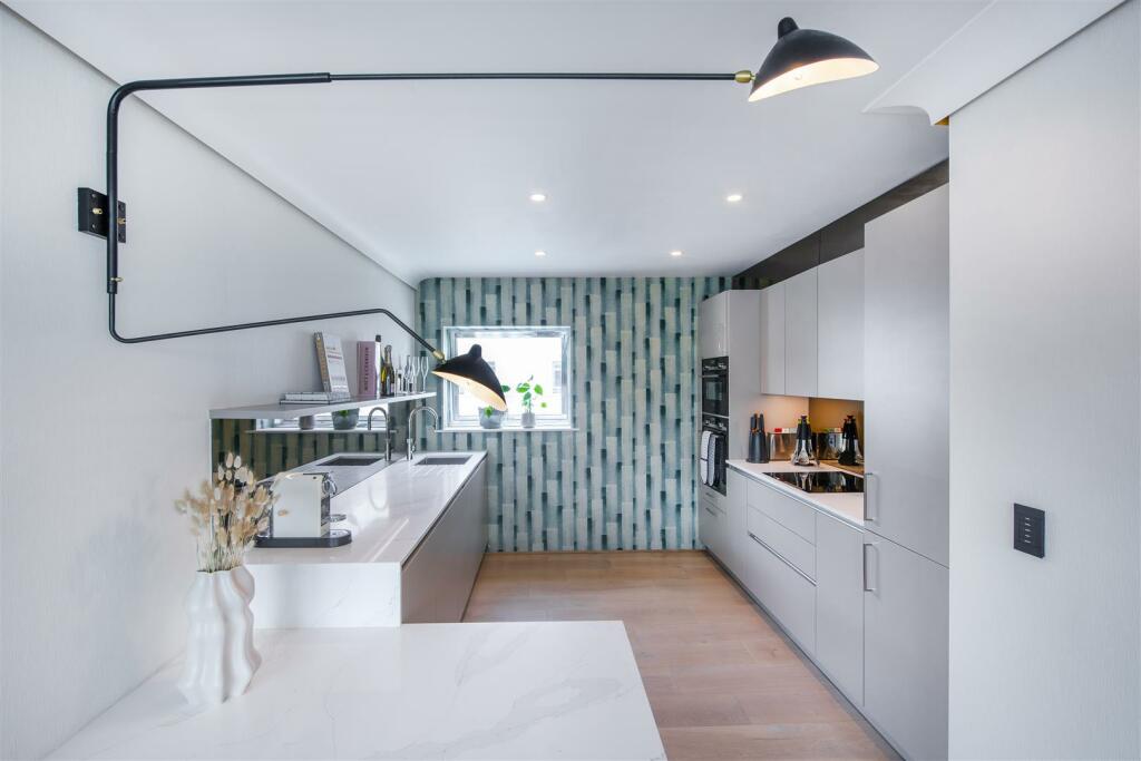 kitchen .jpg