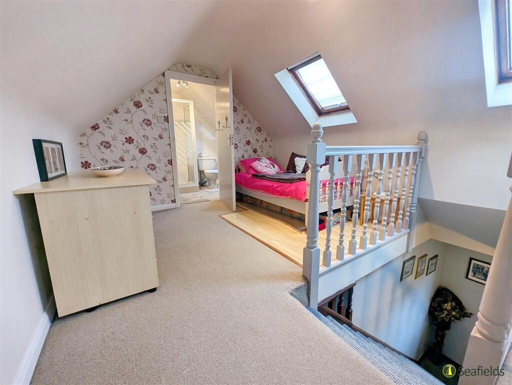 2nd Floor Landing/Snug