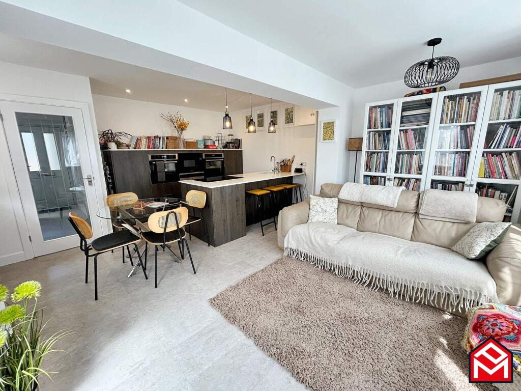 Open Plan Kitchen/ Dining/ Living