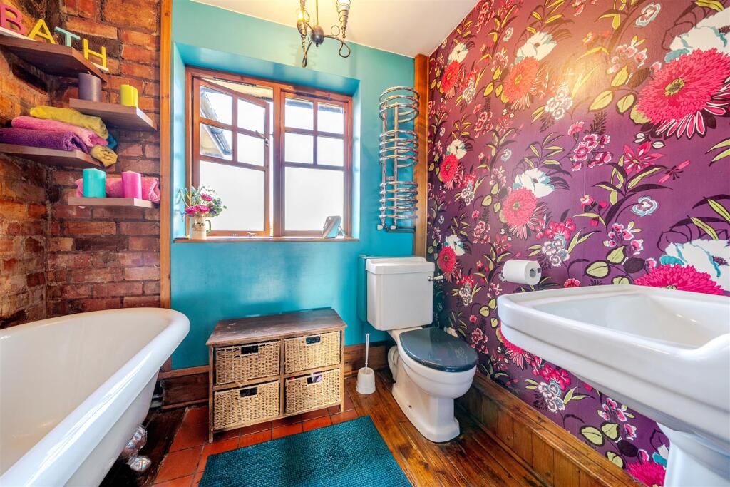 13 Carts Lane, Grendon