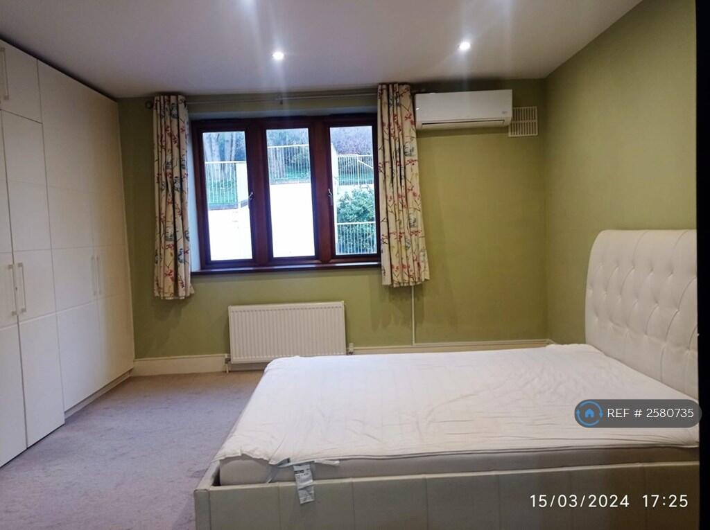Master Bedroom With En Suite