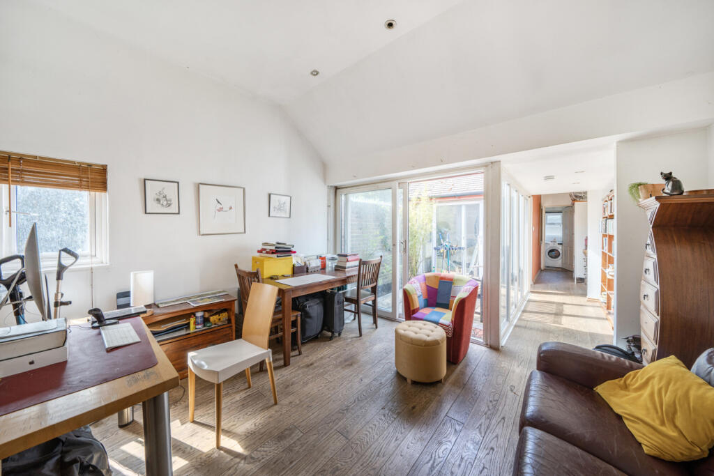 1327809-5-687a23f...