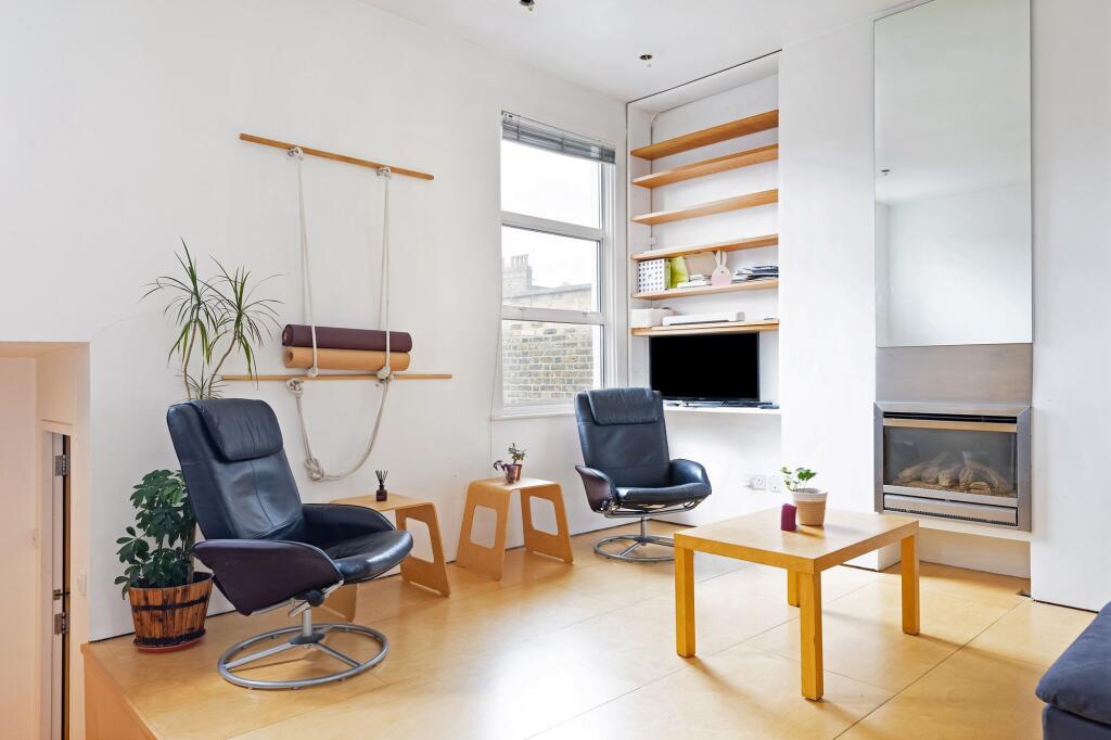 Saltram Crescent, London, W9