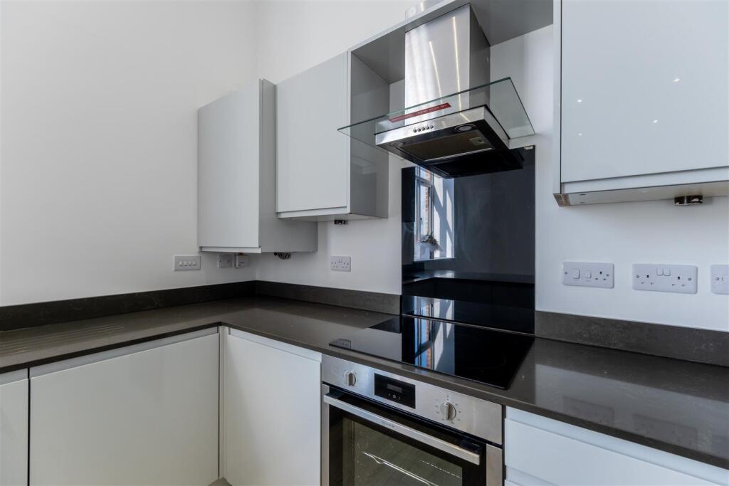 The Jury Quarter-004.jpg