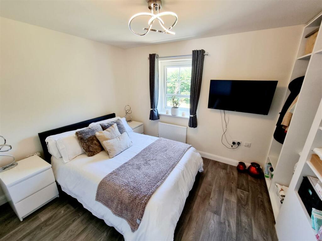 Bed 3.jpg