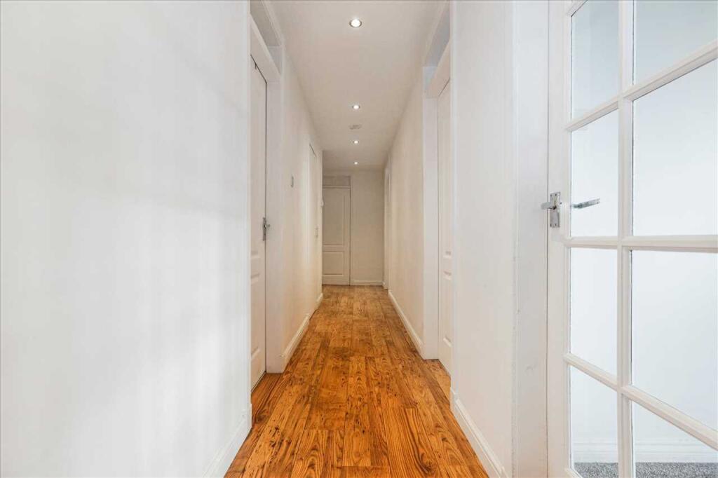 Entrance Hallway (1)