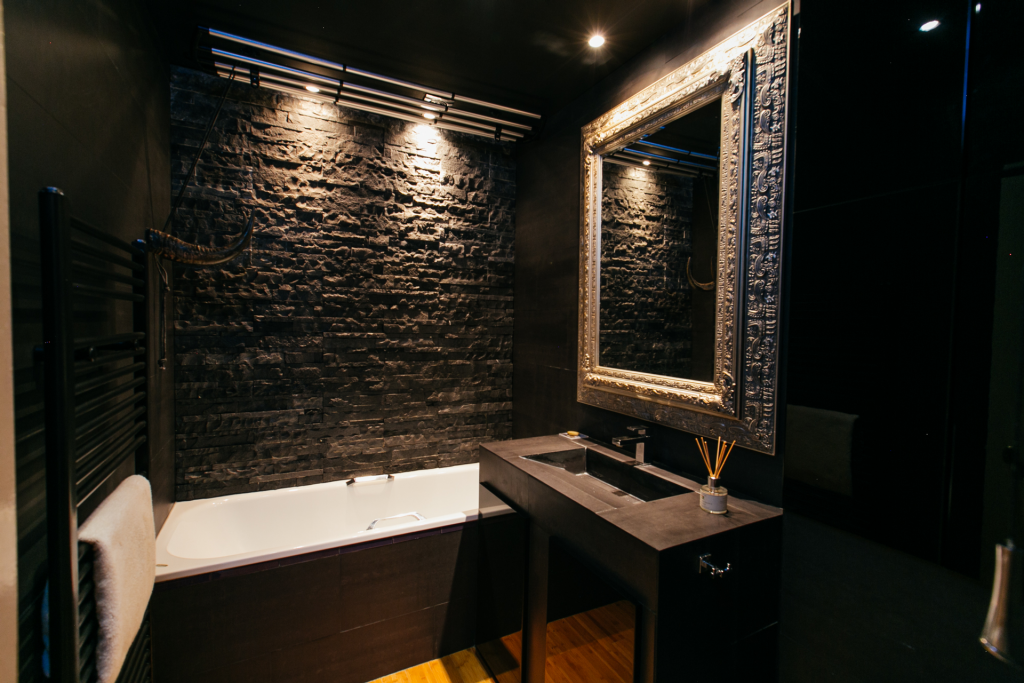 BATHROOM ONE