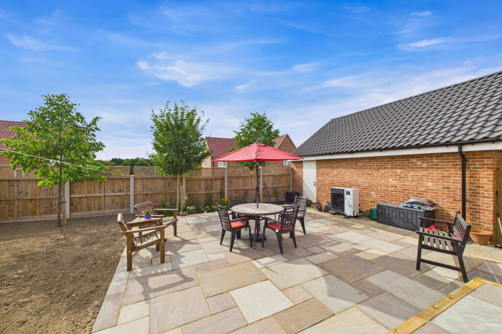 CAM05449G0-PR0018-STILL016