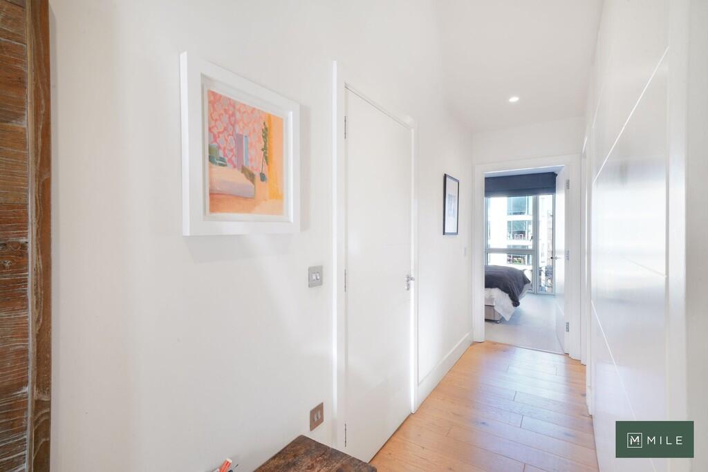 Apartment 26, Nau...