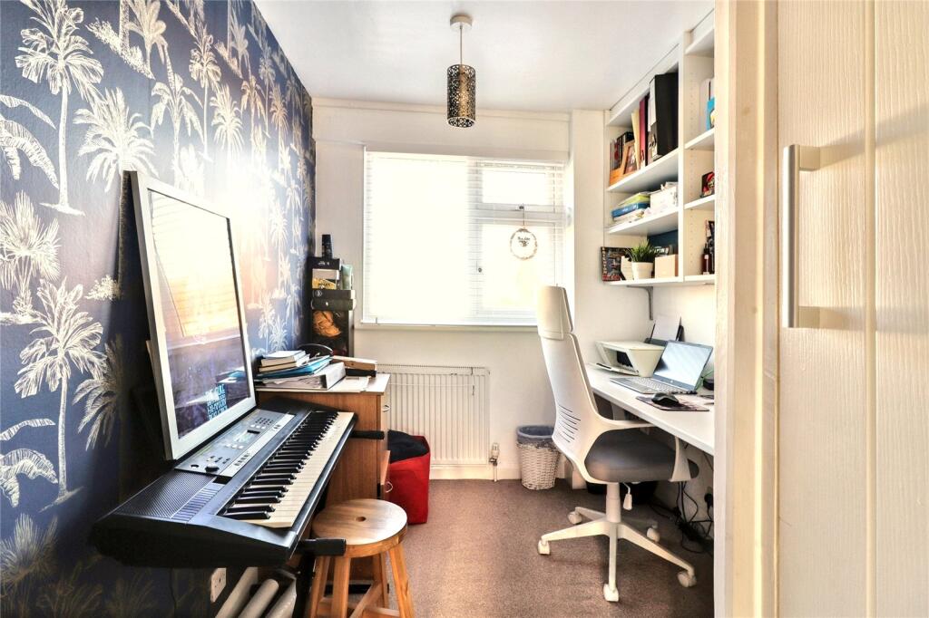 Bedroom/Home Office