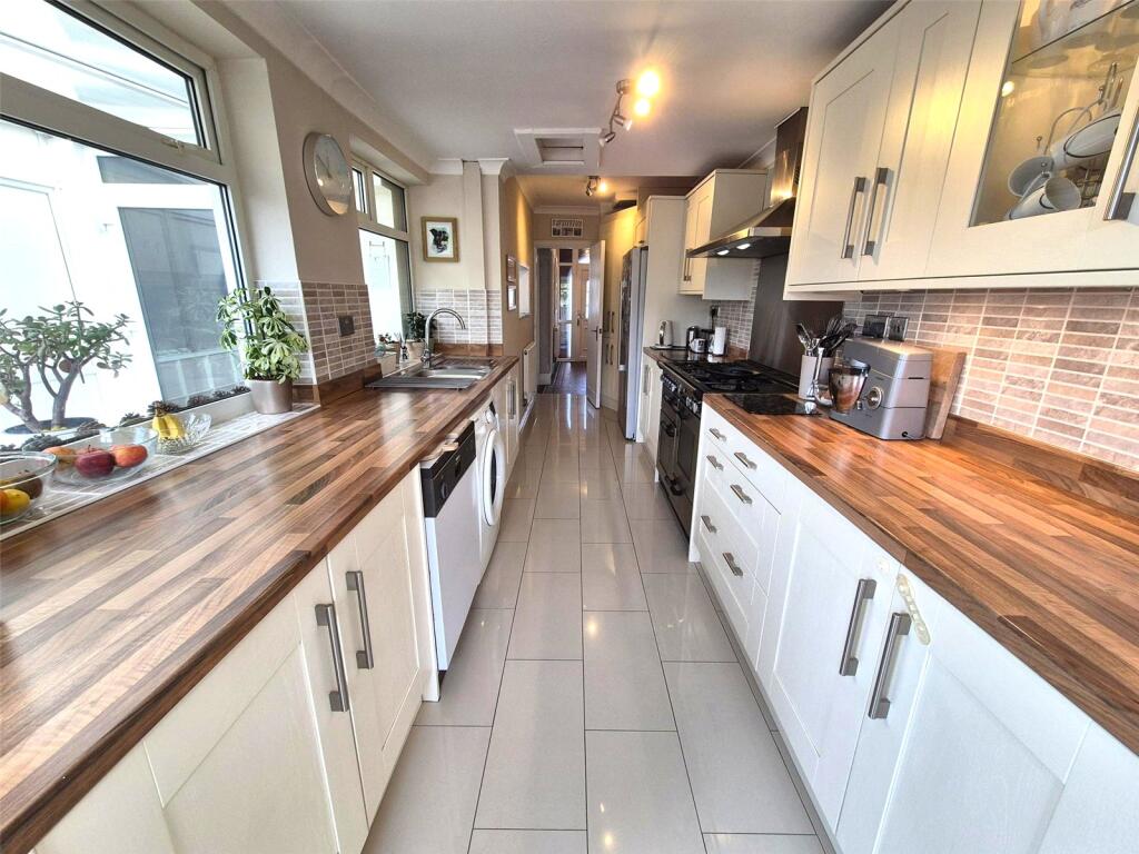 24ft Kitchen