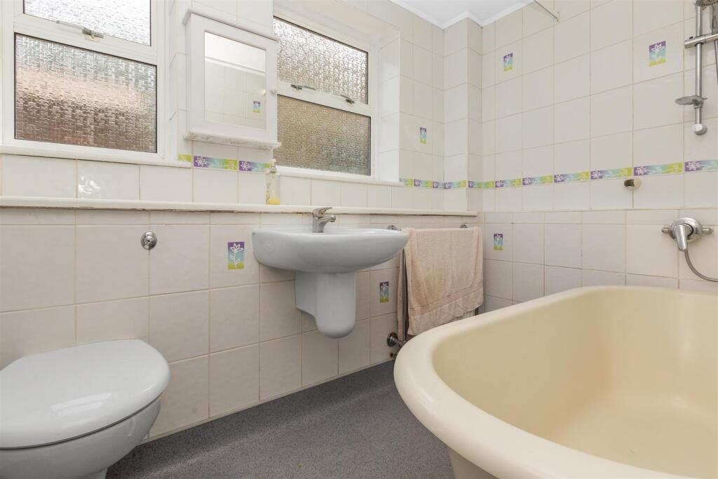 06-6561JPH - 83787 - 4 Rectory Terrace, Park Rd, F