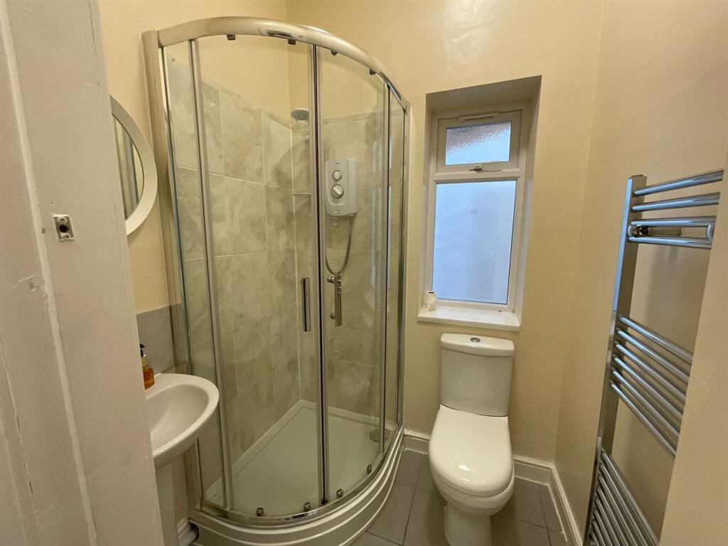 11 B  Bathroom downstairs.jpg
