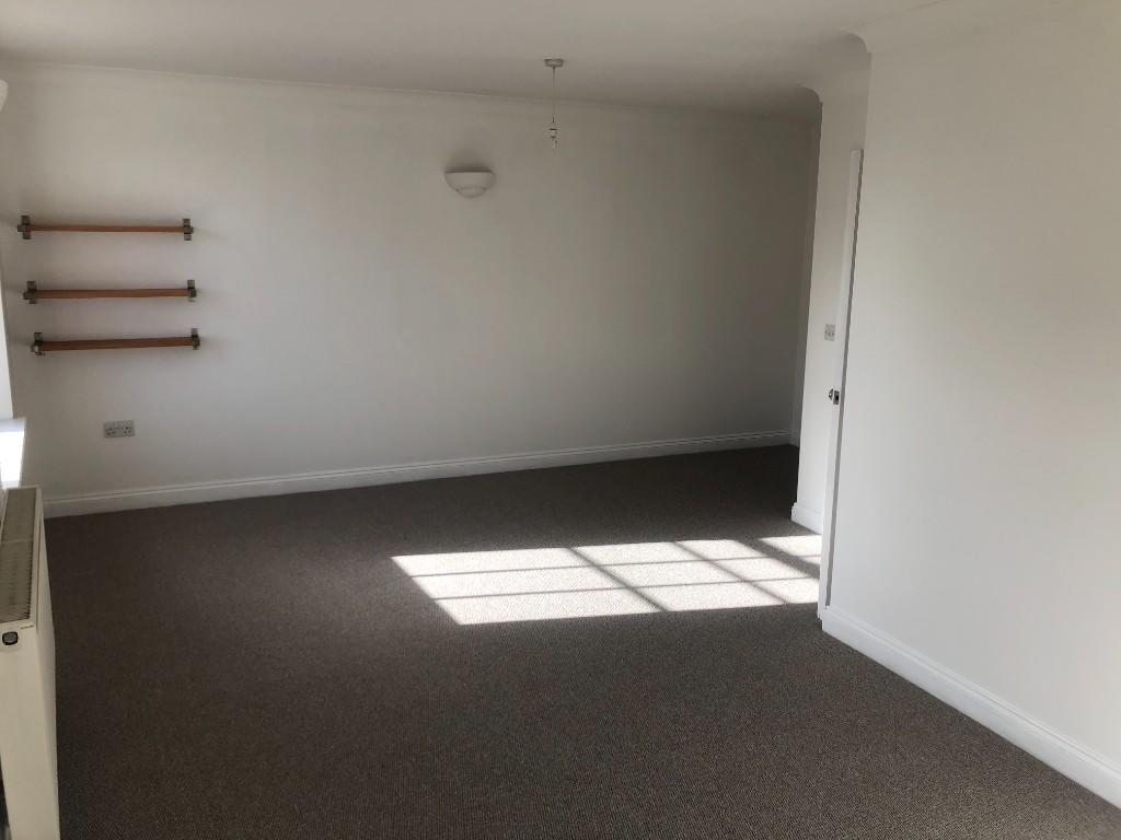 Lounge/Dining Room 3