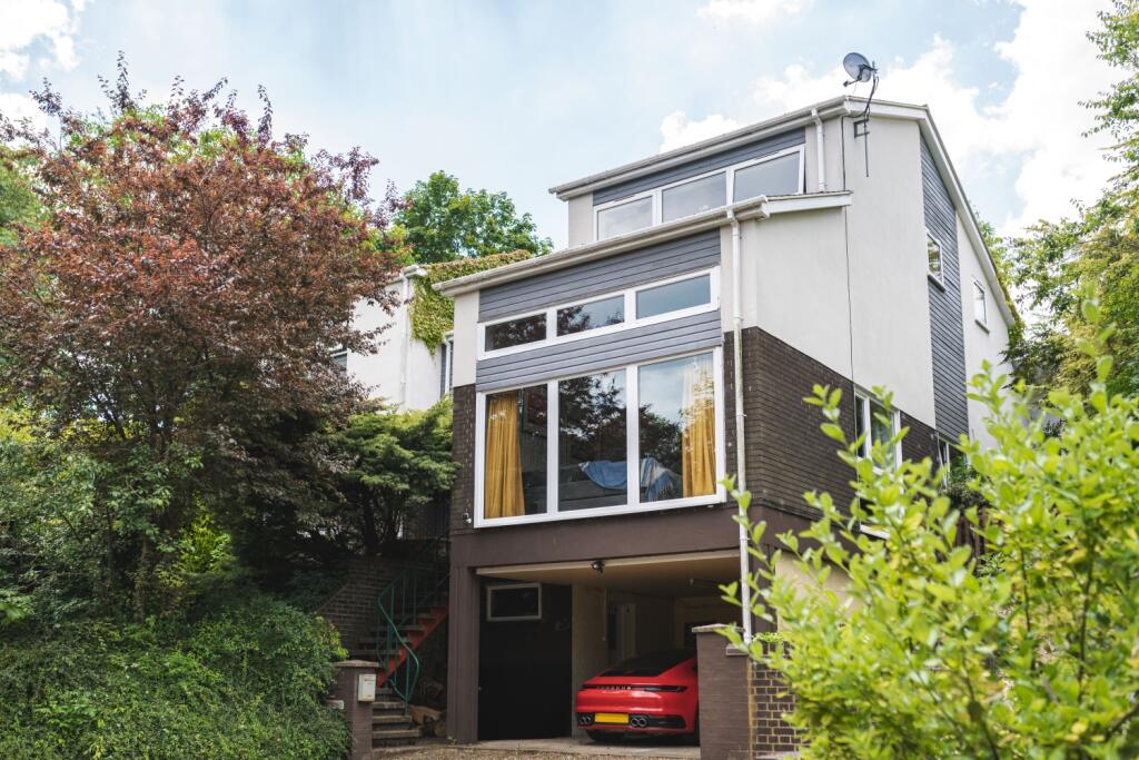 Front view of home