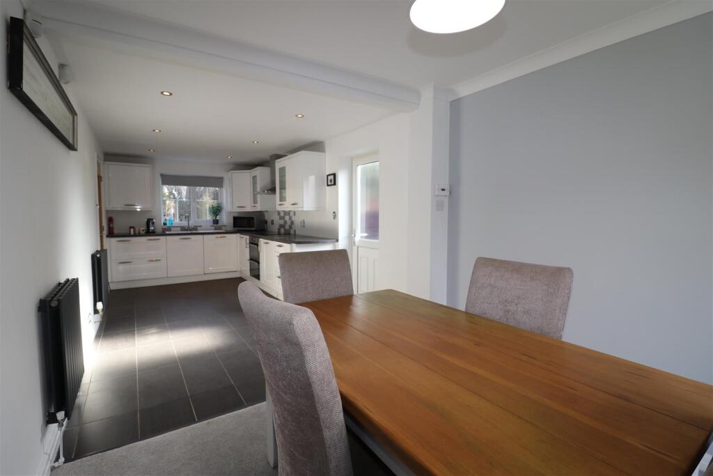 Breakfast/Dining Kitchen