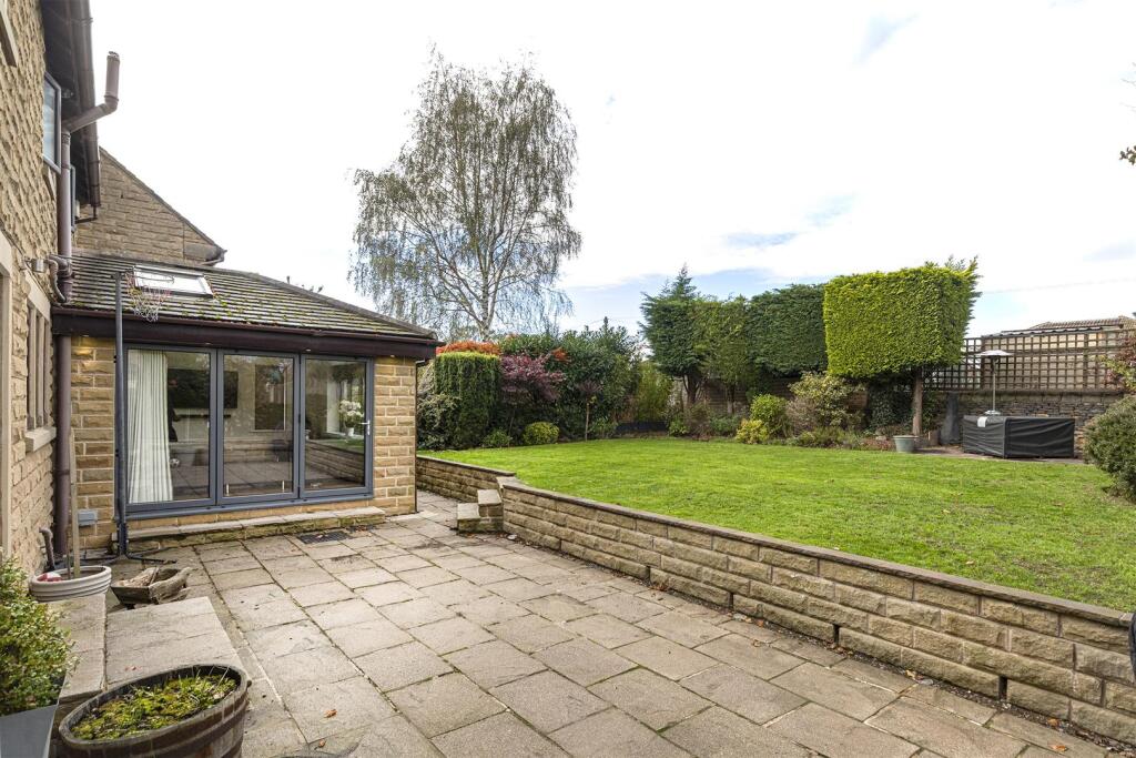 Bramleys Estate Agents - Crow Lees Gardens (41).jp