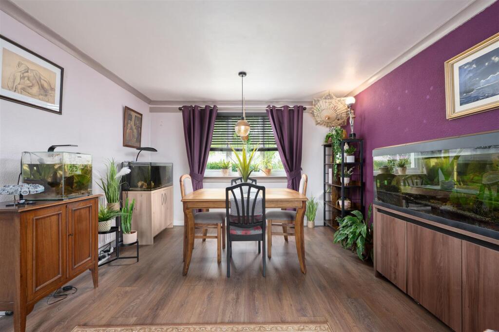 5 Forker Avenue 014.JPG