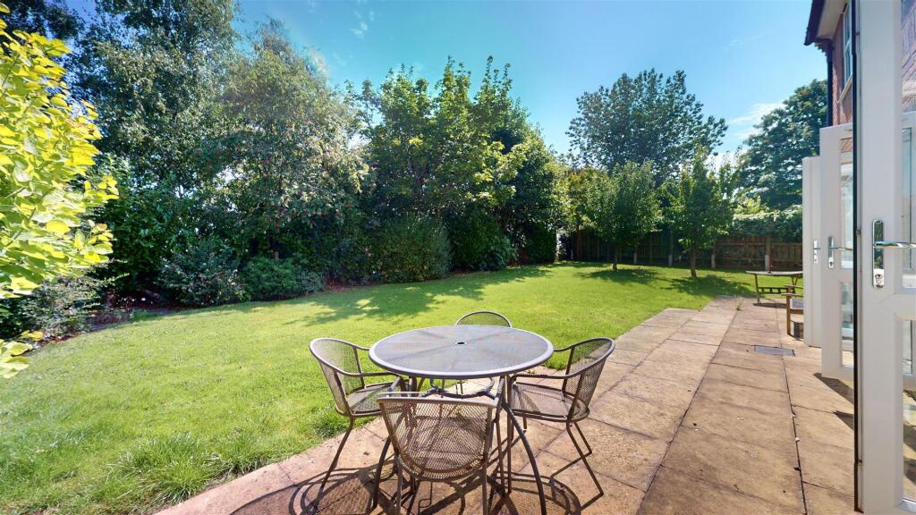 8 Nursery Meadows, Garden 2.jpg