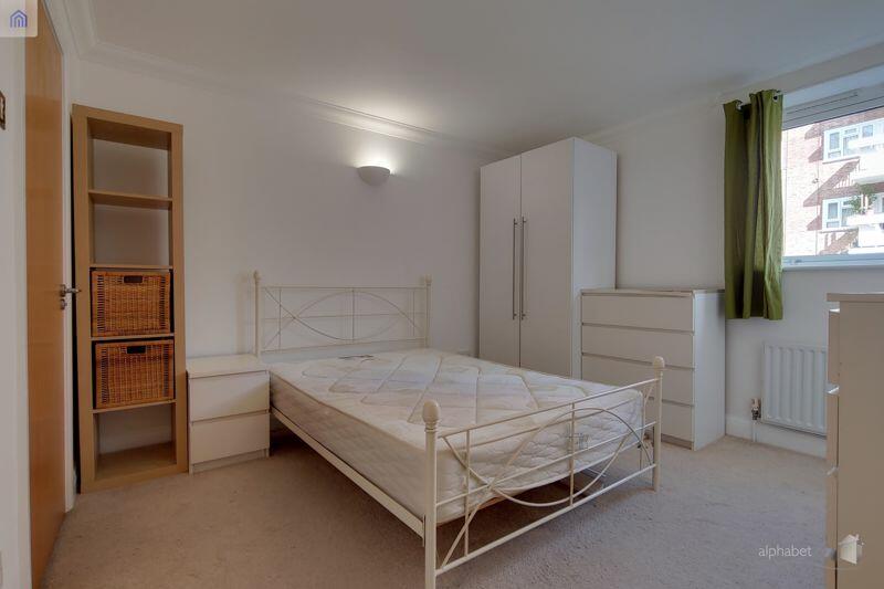Master Bedroom (1)