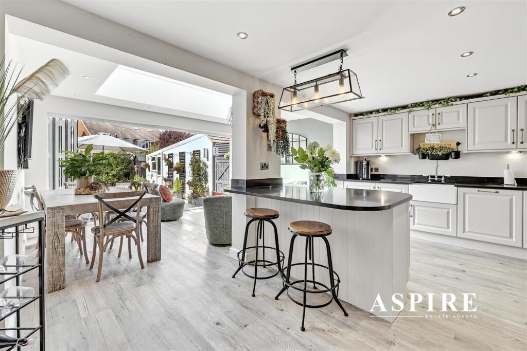 Aspire Estate Agents24.jpg