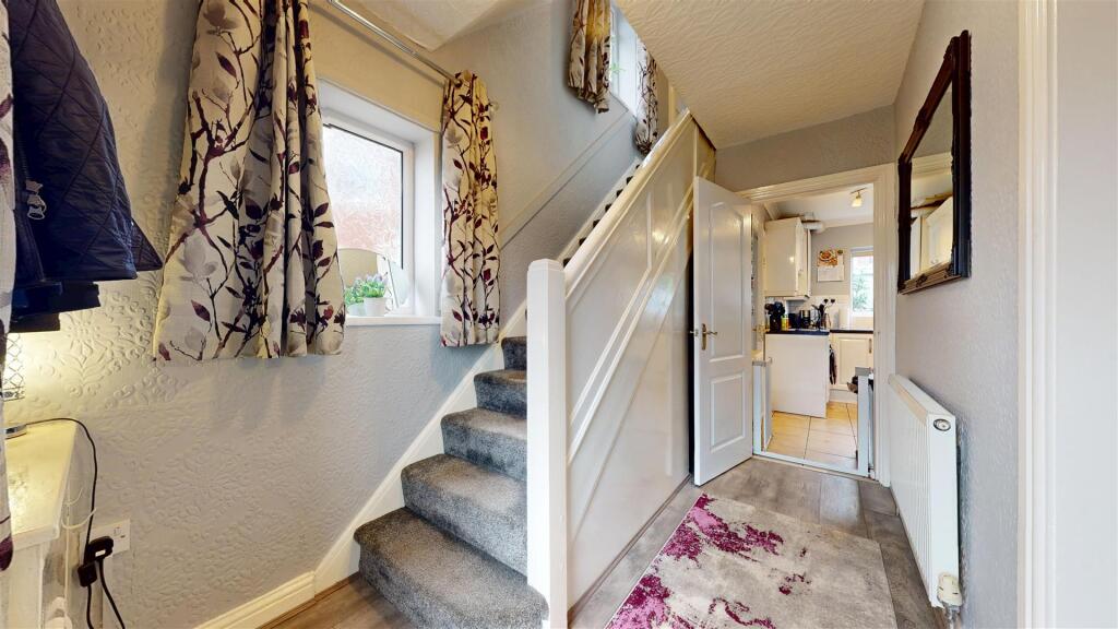 Holt Crescent - Hallway