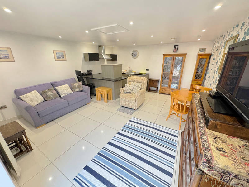 Annex - Open Plan Lounge/Kitchen