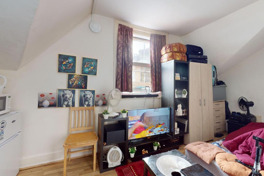 9 Brampton Park Road, London, N22 6BG