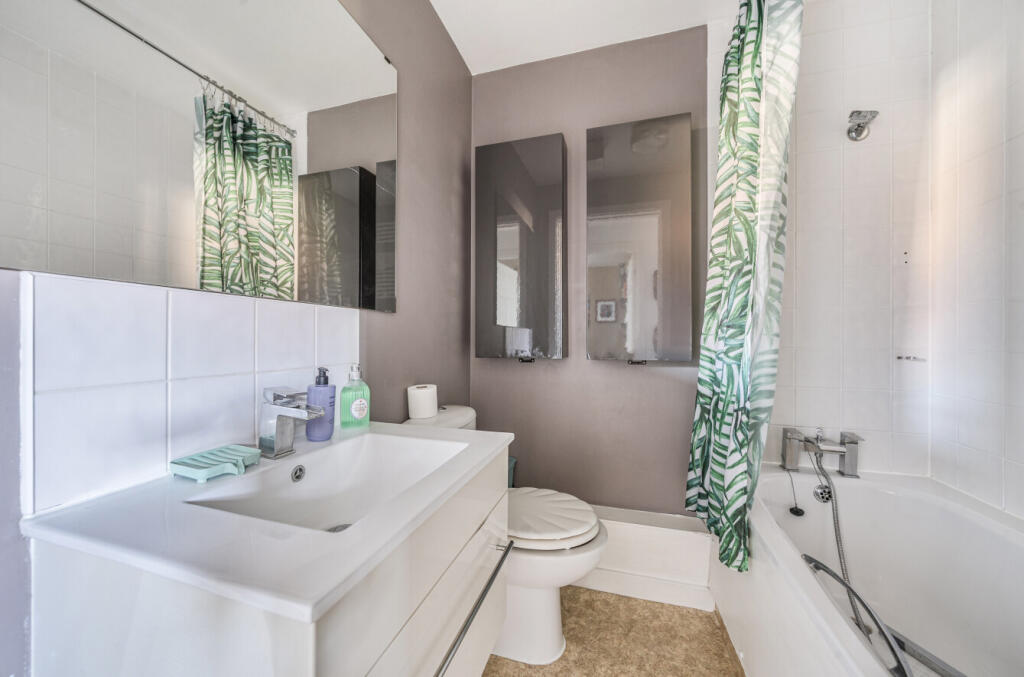 1359665-12-68db9d...