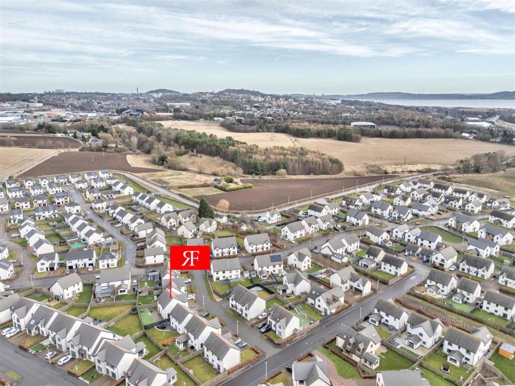 6 Grayburn Place Dundee-3.JPG