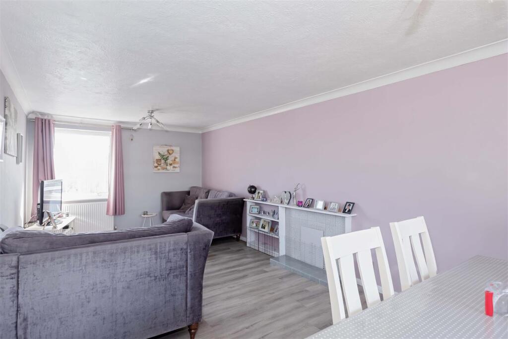 Bramber Square_4.jpg