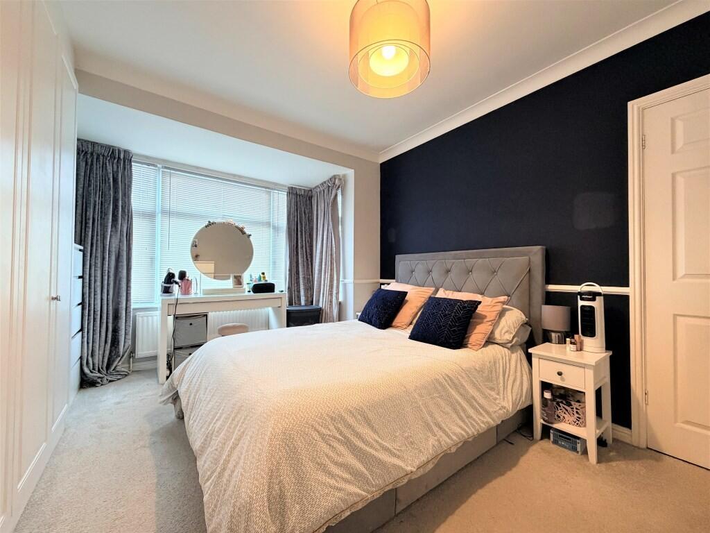 BEDROOM1 2