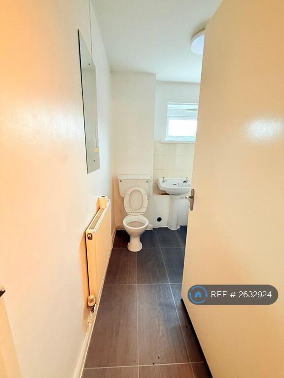 Bathroom &amp; Toilet 