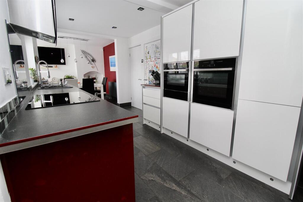 Kitchen (Extended)