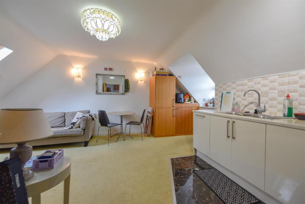 LOUNGE/KITCHEN/DINING ROOM