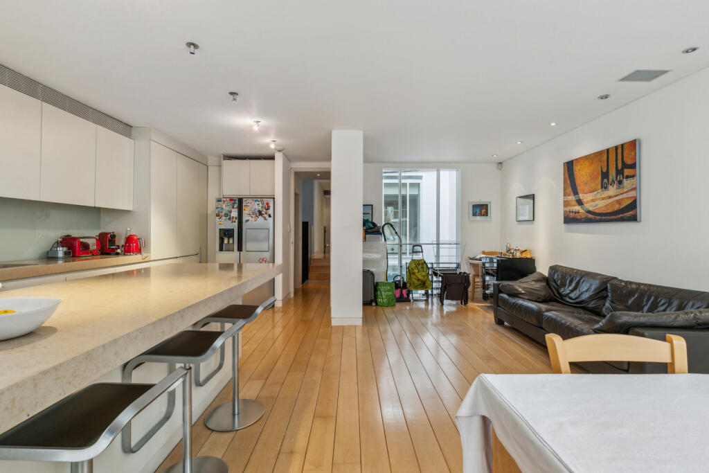 Kitchen/Dining Area