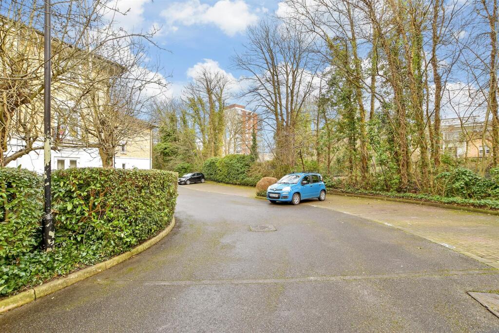 Driveway/Parking