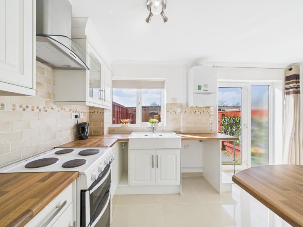 CAM02023G0-PR0127-STILL012