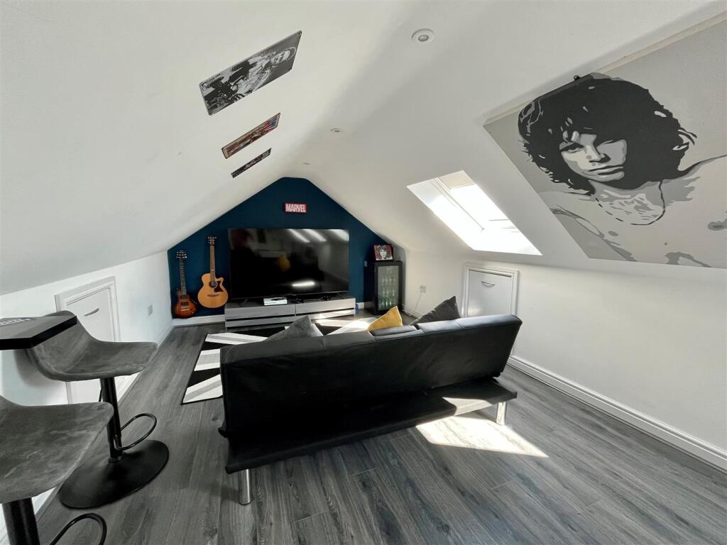 Loft Room - Image One.jpg