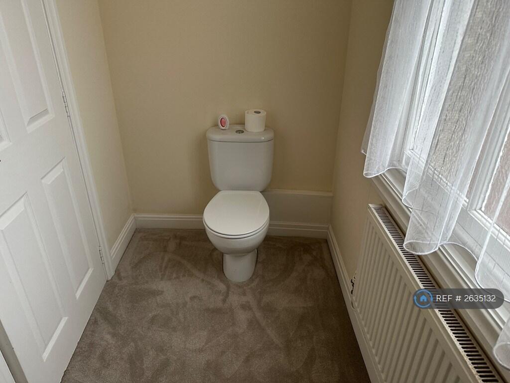 1st Floor Bathroom