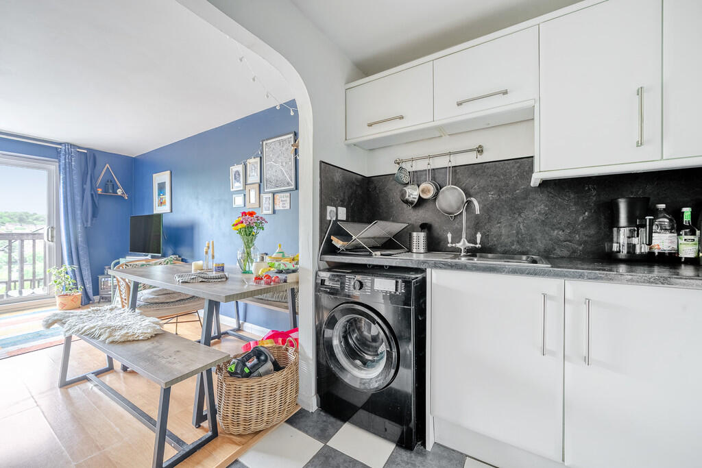 Kitchen &amp; Din...