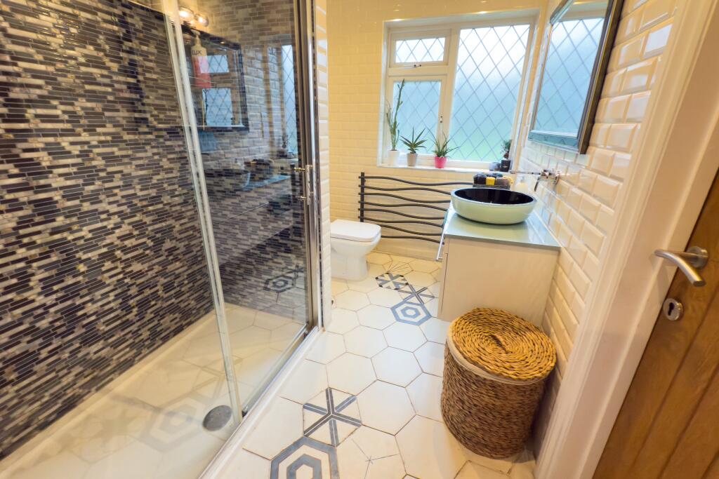 Shower Room/En Suite
