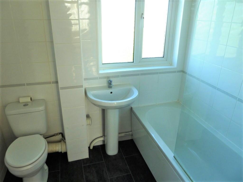Photo Bathroom.jpg