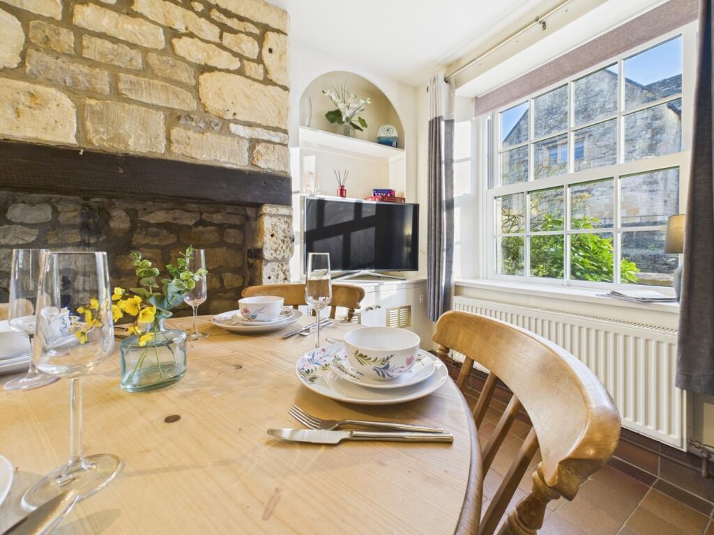 CAM01740G0-PR0349-STILL021